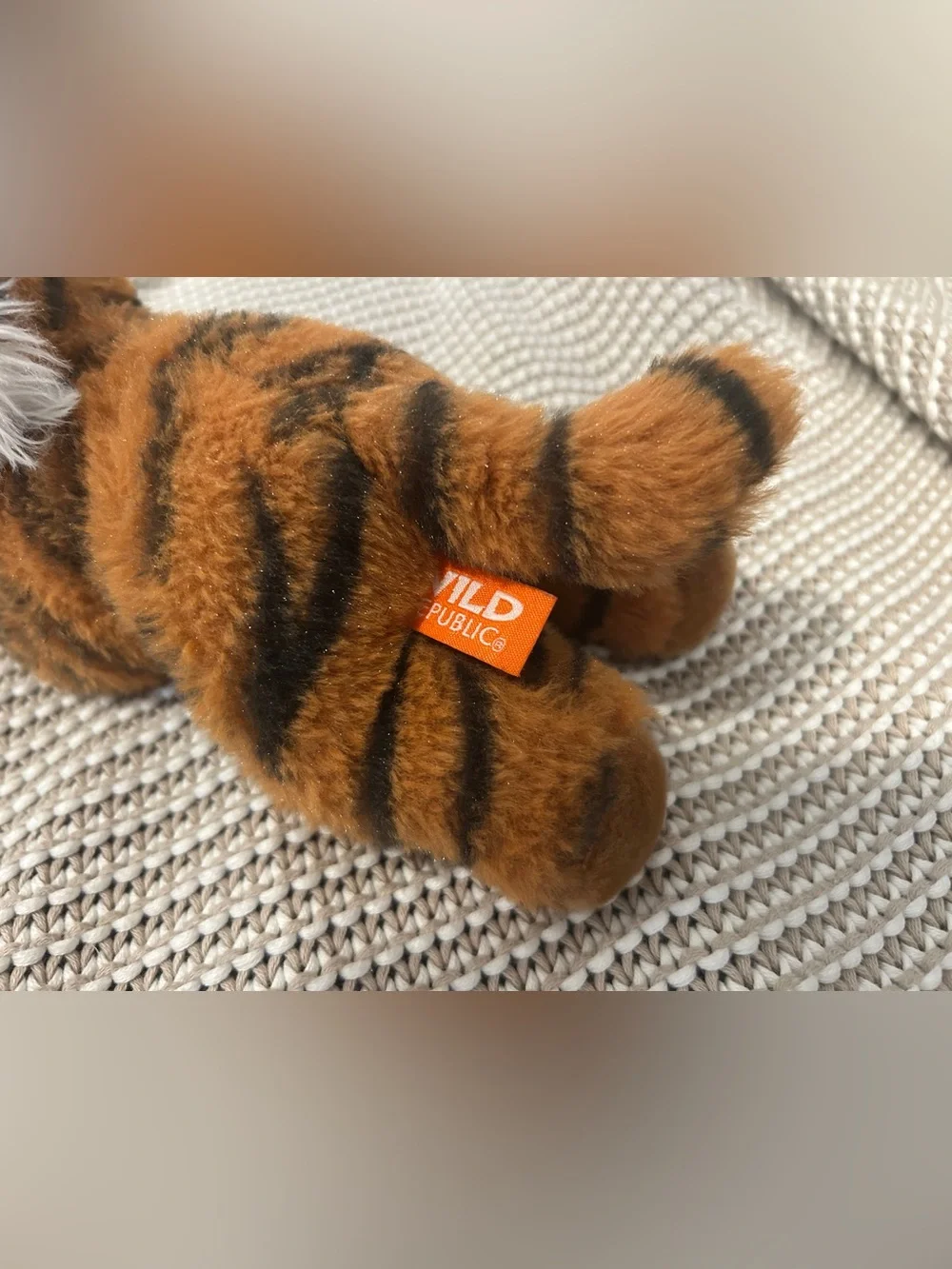 Wild republic tiger plushie stuffie cute excellent condition lightly used 8”